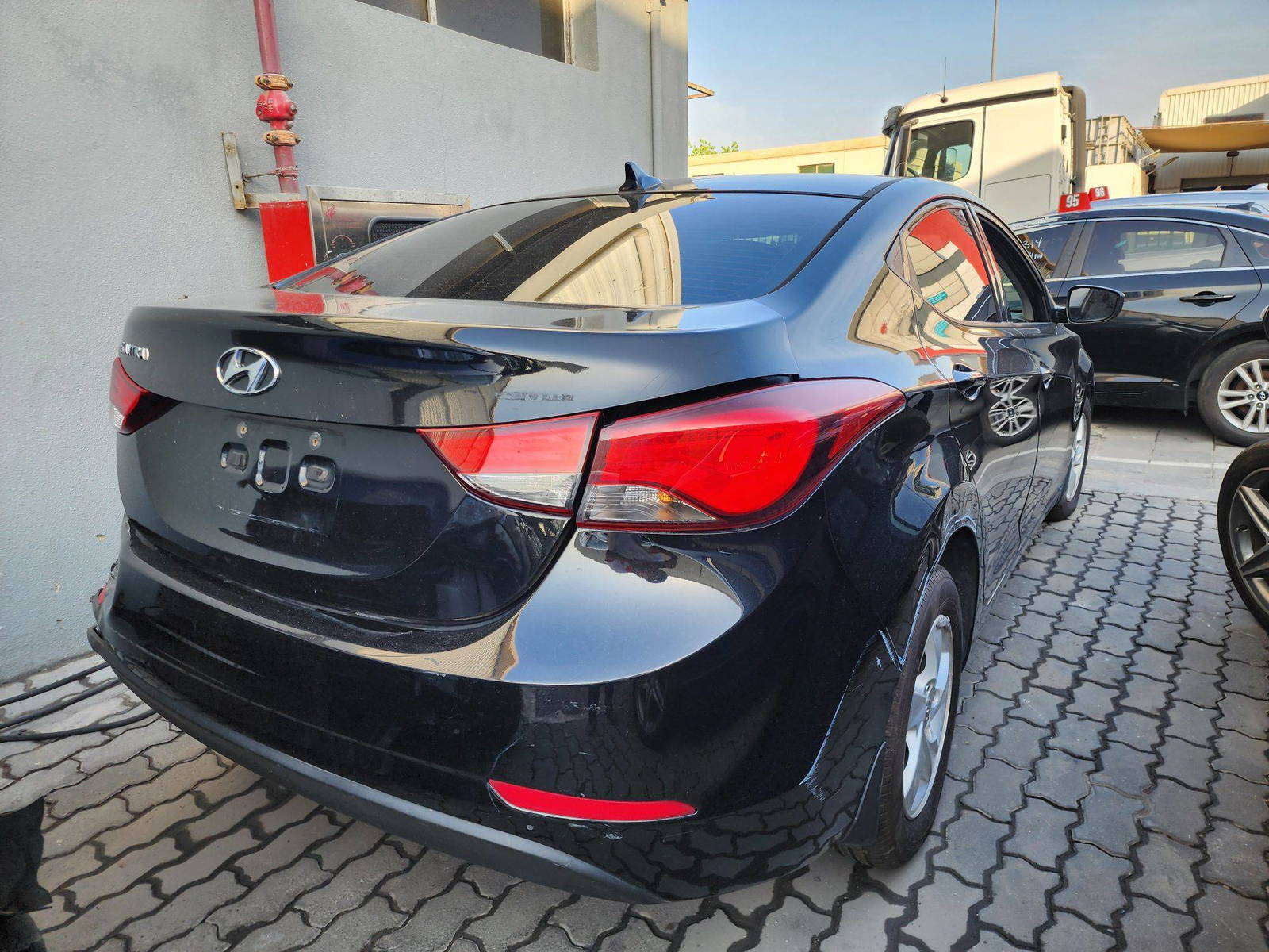 2015 HYUNDAI ELANTRA — 156587 Miles — Lot 214587 — Al Quoz - Marhaba Auctions Used Cars - Image 7