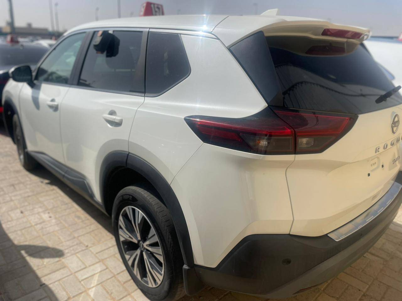 NISSAN ROGUE 2022 - Marhaba Auction Used Cars - Image 8