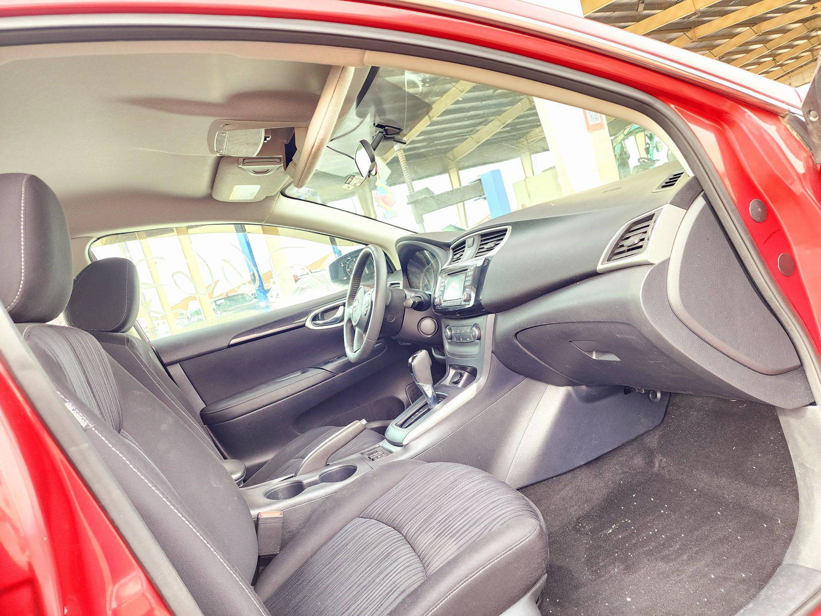 2017 NISSAN SENTRA — 76376 KM — Lot 666120 — Souq - Marhaba Auctions Used Cars - Image 8