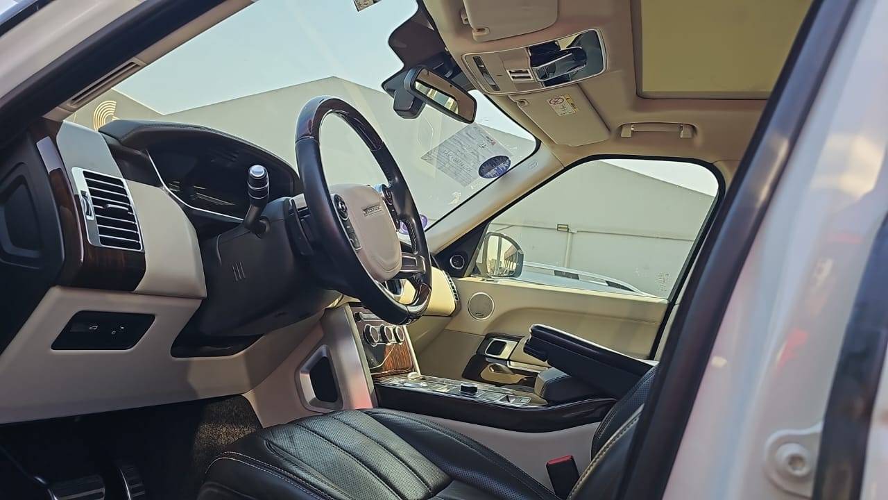 2014 LAND ROVER RANGE ROVER VOGUE — 246795 KM — Lot EA130937 — Souq - Marhaba Auctions Used Cars - Image 6