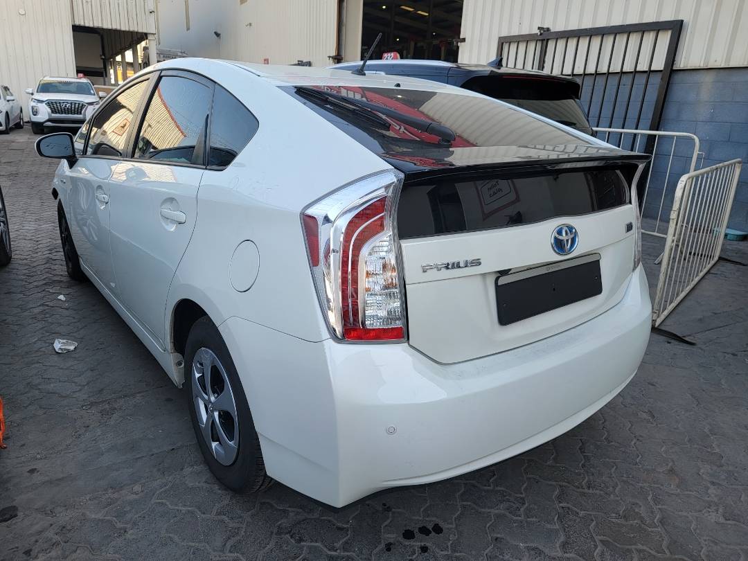 2013 TOYOTA PRIUS — 51516 KM — Lot 716944 — Main - Marhaba Auctions Used Cars - Image 3