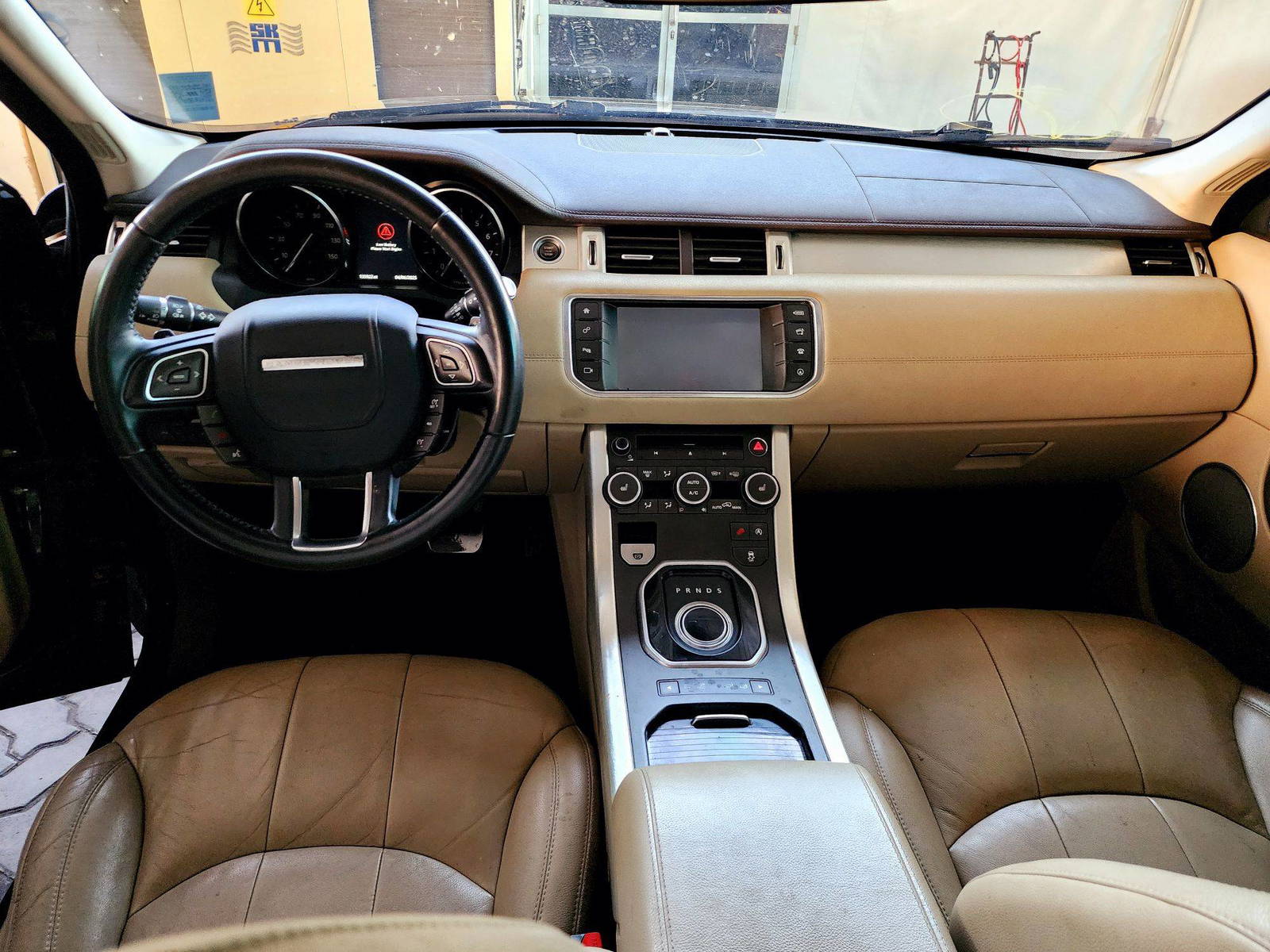 2016 LAND ROVER RANGE ROVER EVOQUE SE — 135921 Miles — Lot 85148594 — Main - Marhaba Auctions Used Cars - Image 4