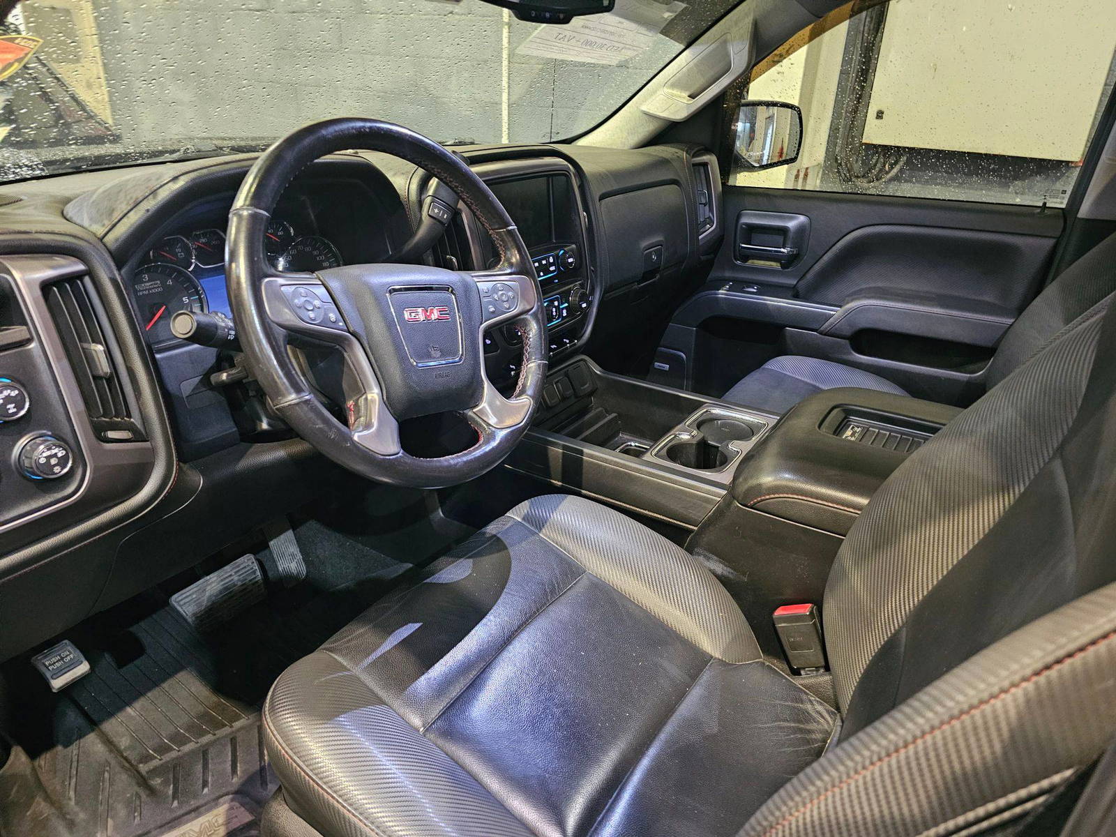2018 GMC SIERRA — 241764 KM — Lot Z349908 — Main - Marhaba Auctions Used Cars - Image 8