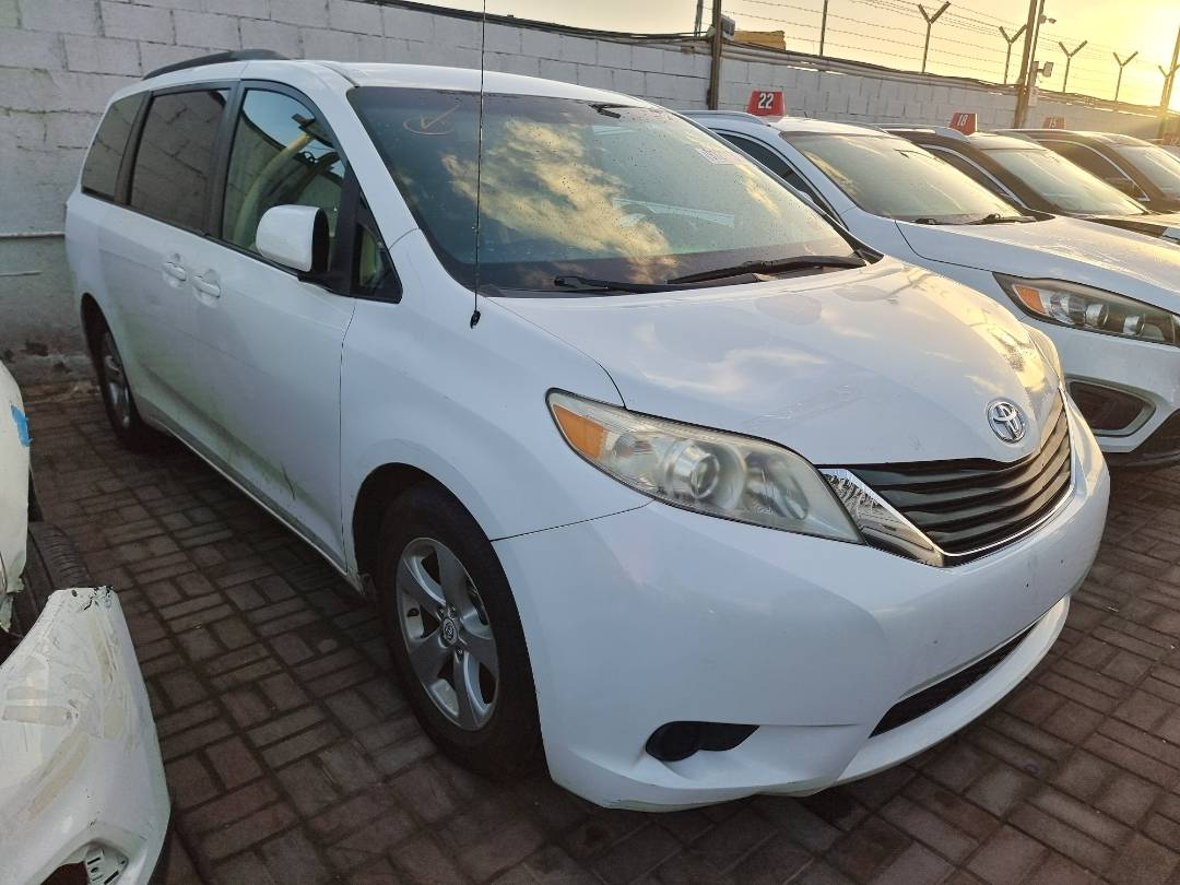 2011 TOYOTA SIENNA — 199453 Miles — Lot S017852 — Ind. 12 - Marhaba Auctions Used Cars - Image 3