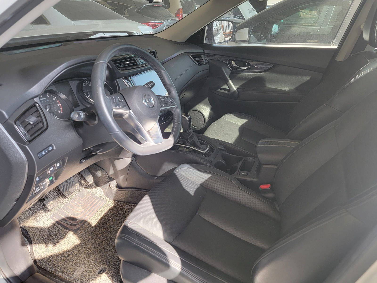2018 NISSAN X TRAIL — 83033 KM — Lot 000309 — Main - Marhaba Auctions Used Cars - Image 8