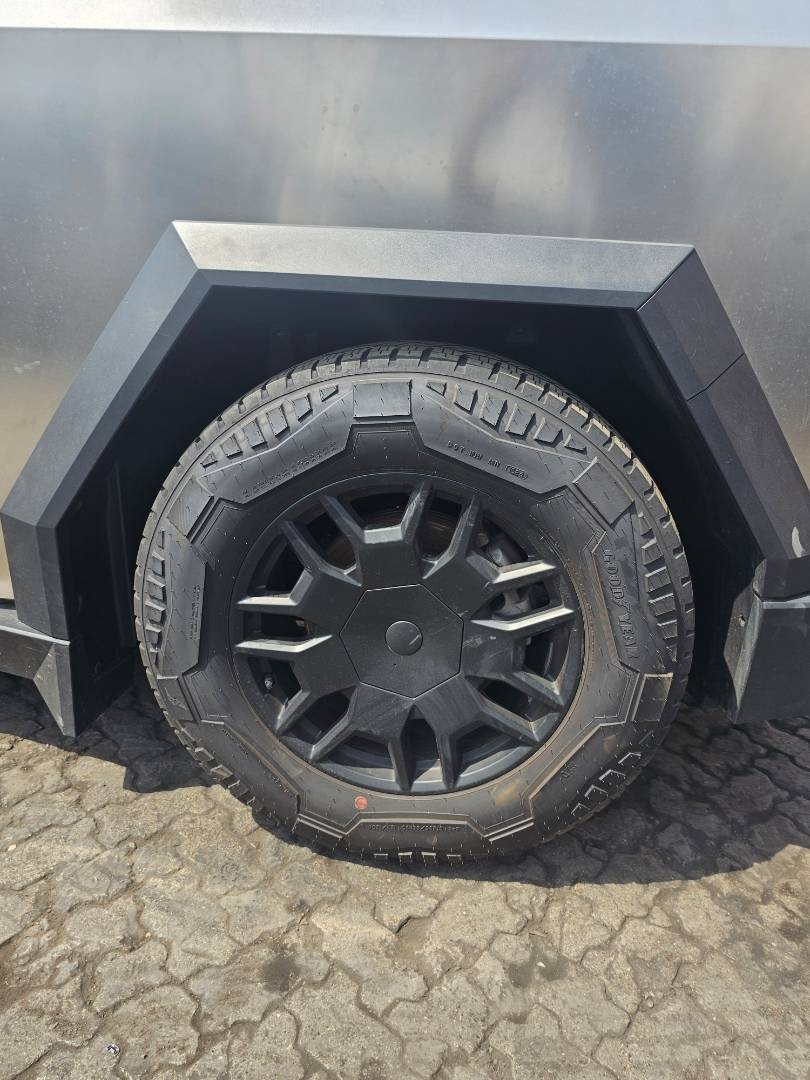 TESLA CYBERTRUCK 2024 - Marhaba Auction Used Cars - Image 6