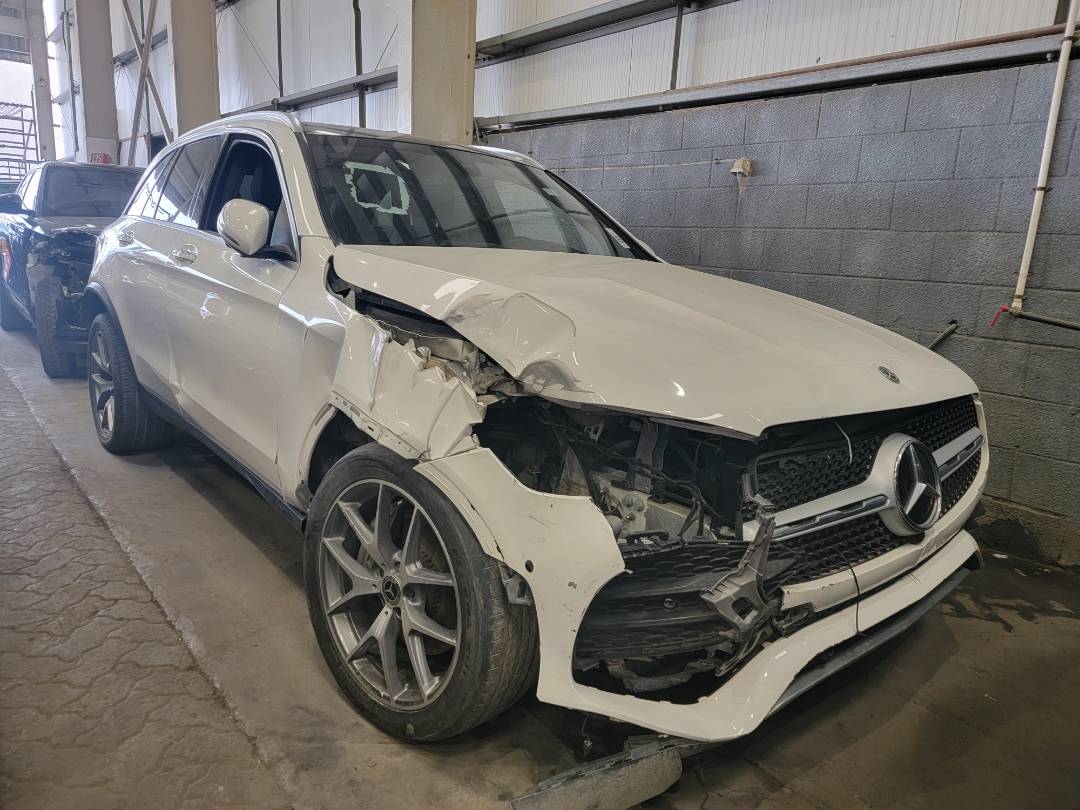 2020 MERCEDES BENZ GLC-300 — 25819 Miles — Lot F739931 — Main - Marhaba Auctions Used Cars - Image 4