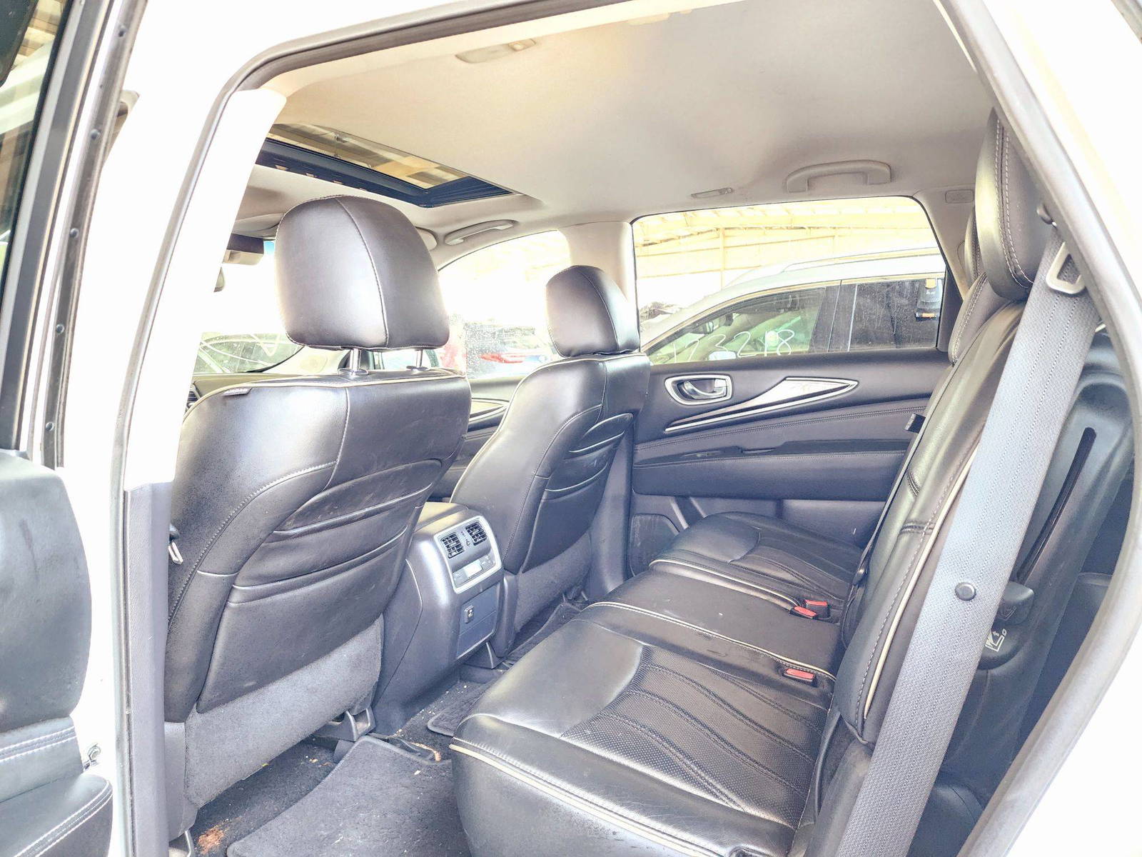 2016 INFINITI QX60 — 184421 Miles — Lot M9GC509565 — Souq - Marhaba Auctions Used Cars - Image 6