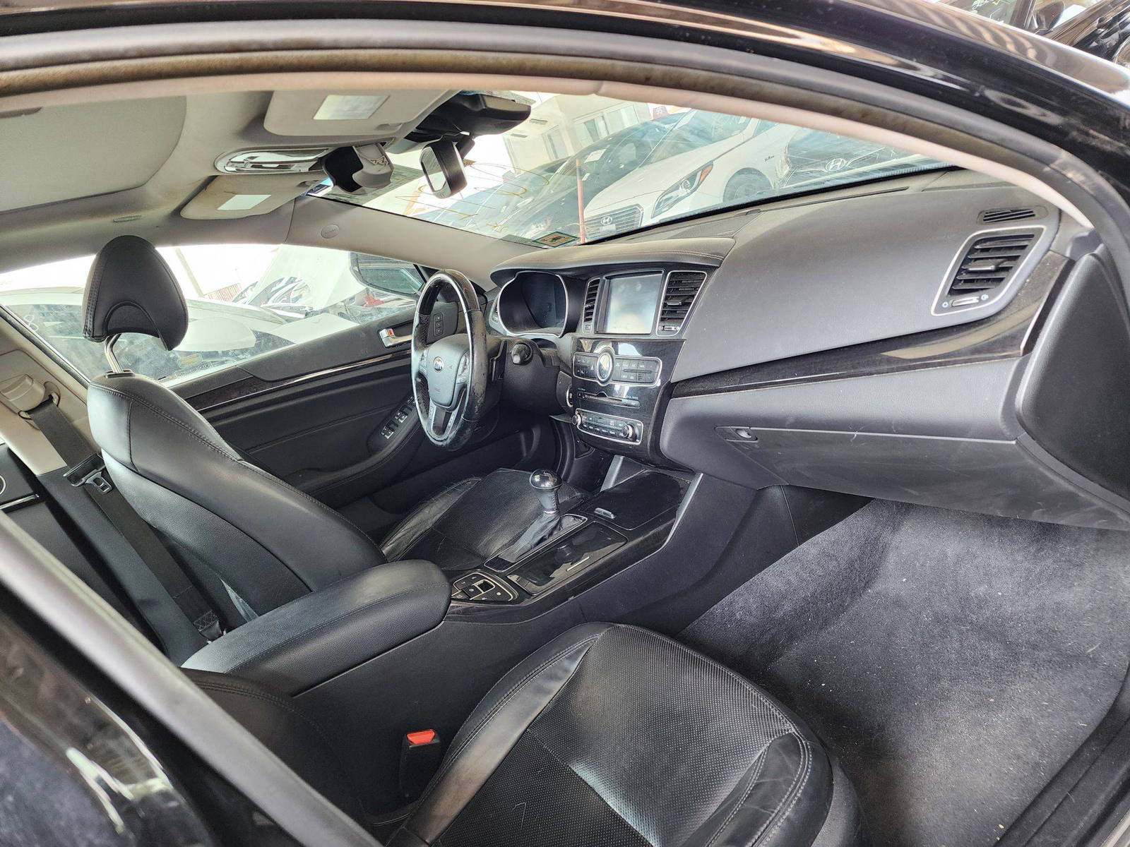 2014 KIA CADENZA — 85900 Miles — Lot 44196484 — Souq - Marhaba Auctions Used Cars - Image 5