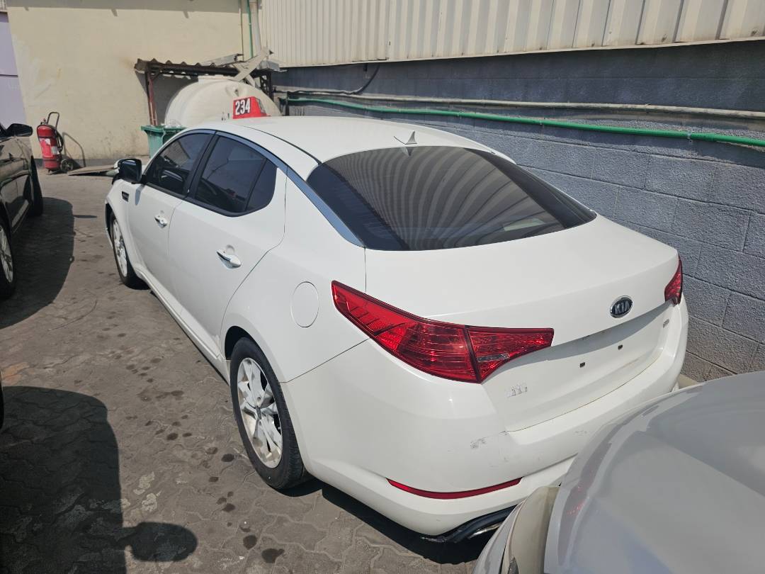 2011 KIA OPTIMA — 195454 Miles — Lot 5077487 — Souq - Marhaba Auctions Used Cars - Image 5