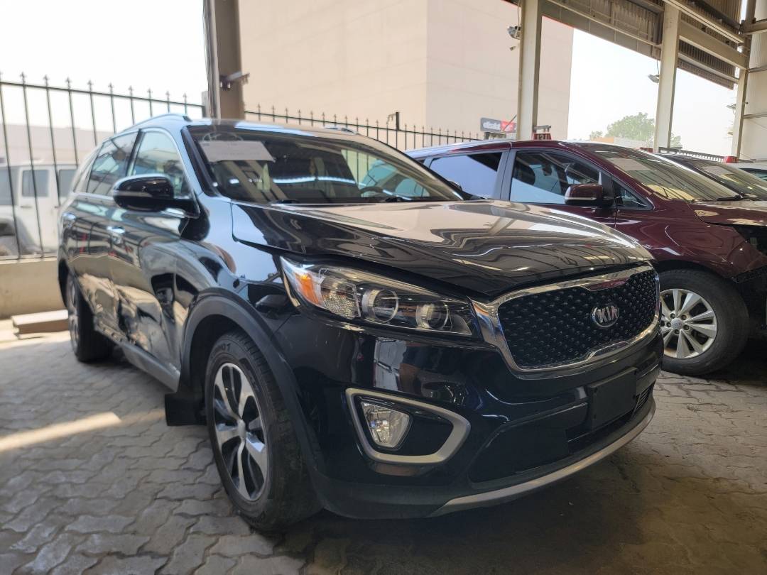 2018 KIA SORENTO — 111600 Miles — Lot JG358631 — Souq - Marhaba Auctions Used Cars - Image 4