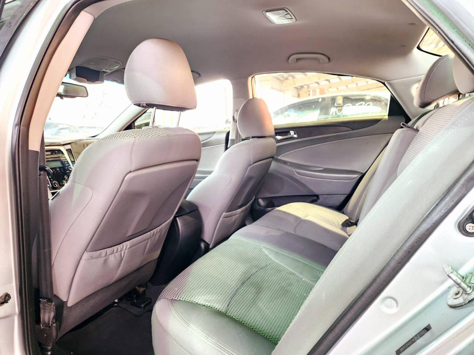 2012 HYUNDAI SONATA — 160748 Miles — Lot C4CH312023 — Souq - Marhaba Auctions Used Cars - Image 6
