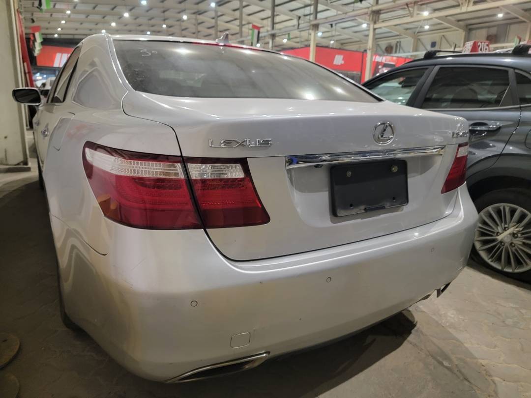 2008 LEXUS LS 460 — 270160 KM — Lot 85081720 — Main - Marhaba Auctions Used Cars - Image 5