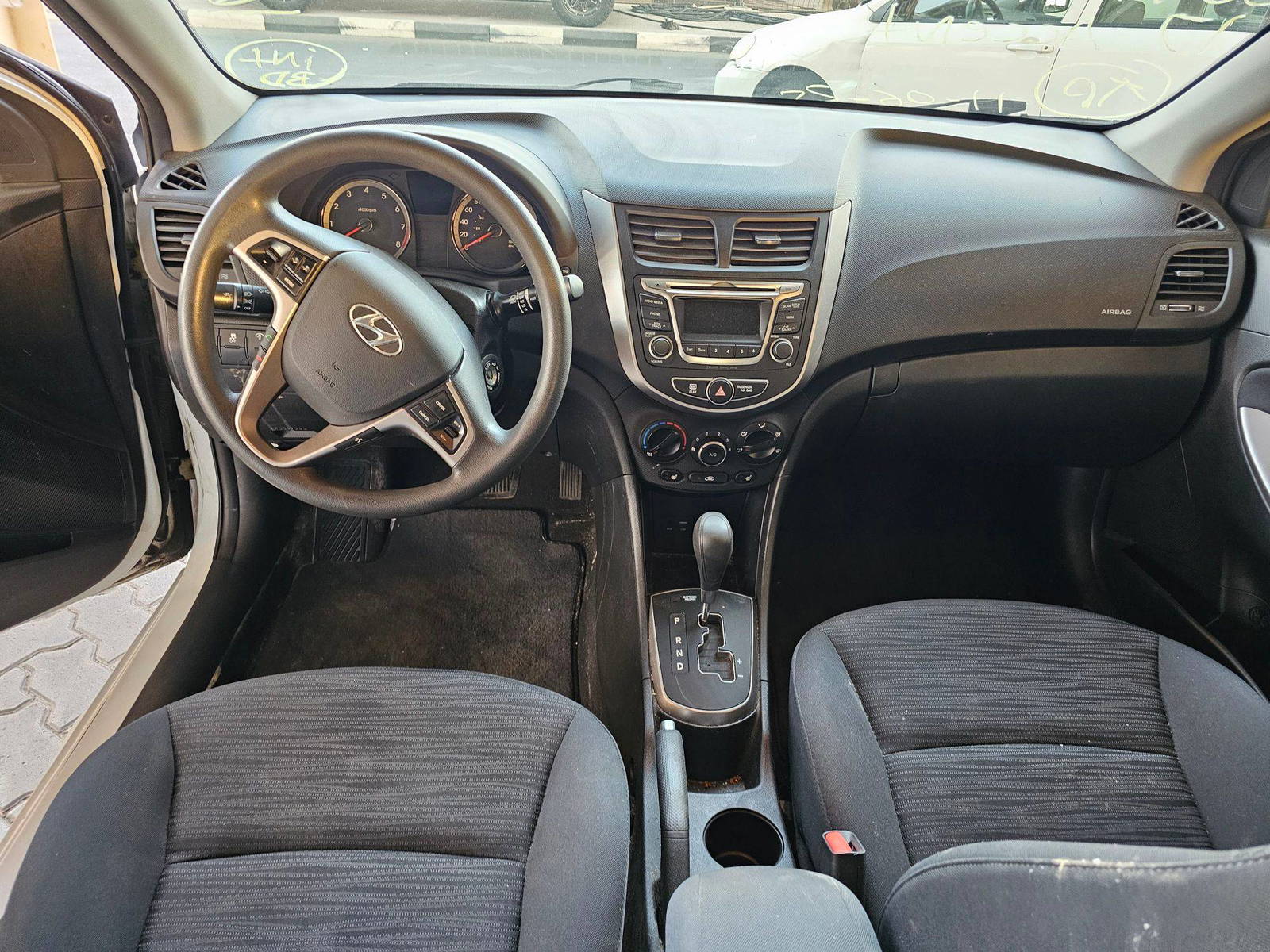 2017 HYUNDAI ACCENT — 160039 KM — Lot 12336650 — Souq - Marhaba Auctions Used Cars - Image 7