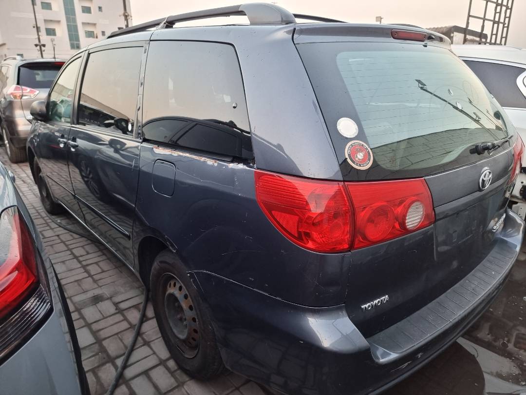 2010 TOYOTA SIENNA — 246929 Miles — Lot 24313 — Ind. 12 - Marhaba Auctions Used Cars - Image 5