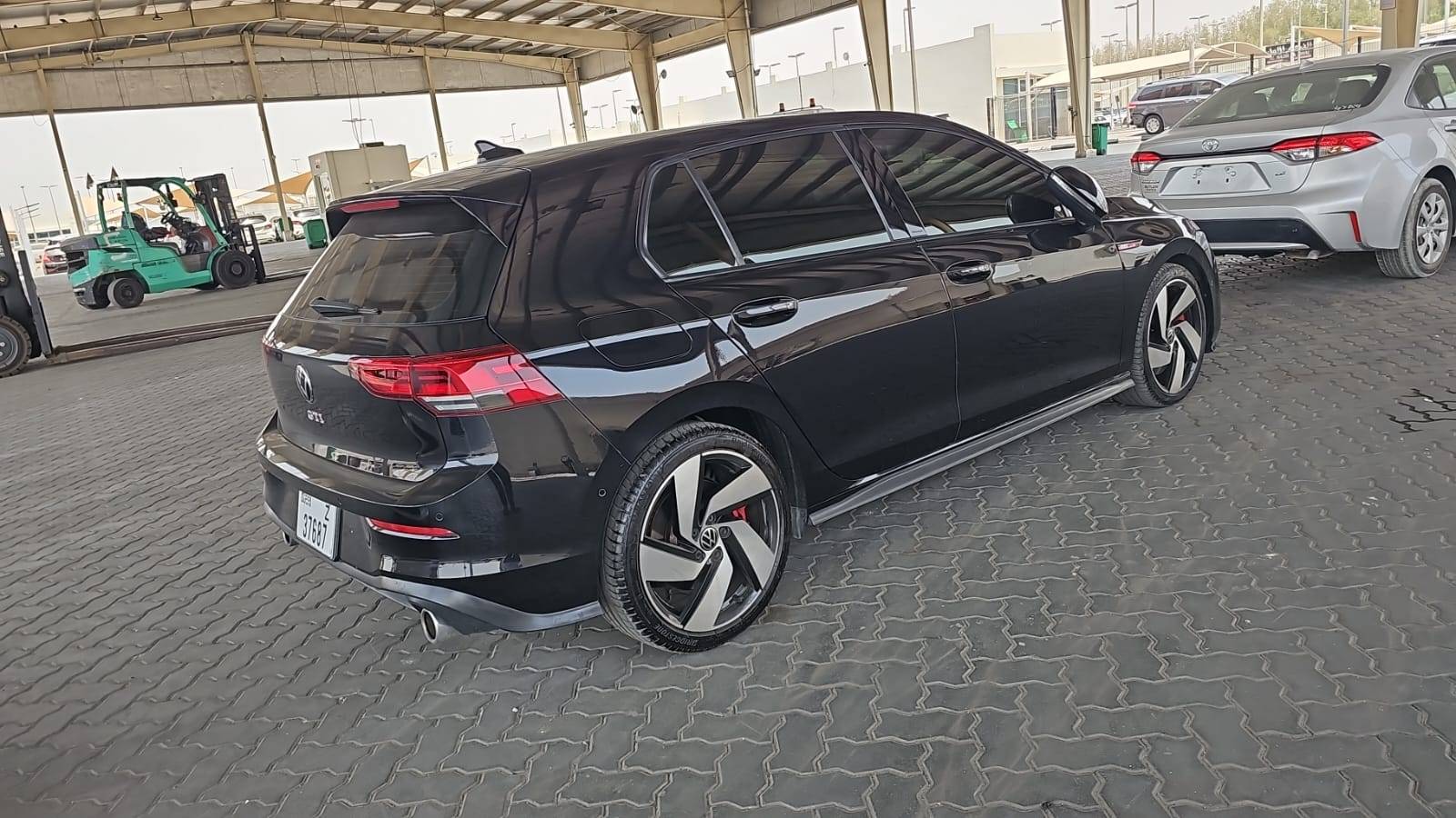 2023 VOLKSWAGEN GOLF GTI SE — 95286 KM — Lot 4PW116626 — Main - Marhaba Auctions Used Cars - Image 4