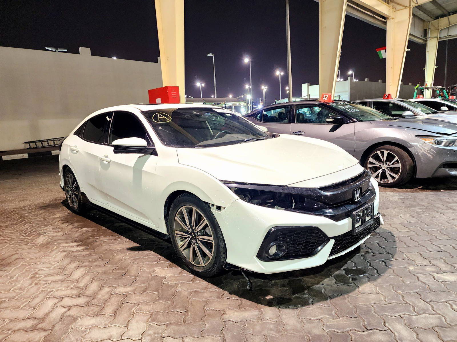 2017 HONDA CIVIC — 152877 KM — Lot 81030944 — Souq - Marhaba Auctions Used Cars - Image 4