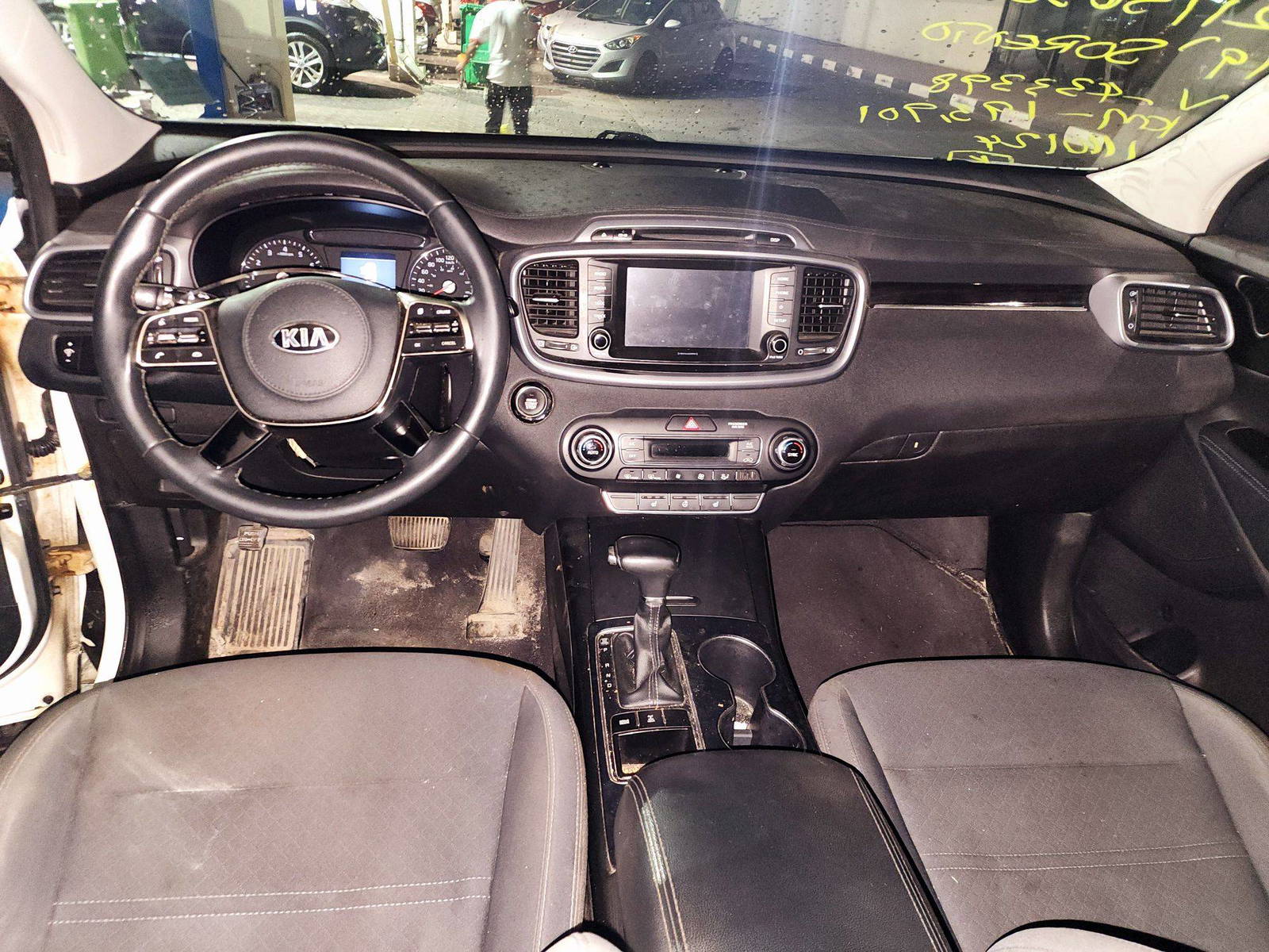 2019 KIA SORENTO — 193901 KM — Lot 12115630 — Souq - Marhaba Auctions Used Cars - Image 7