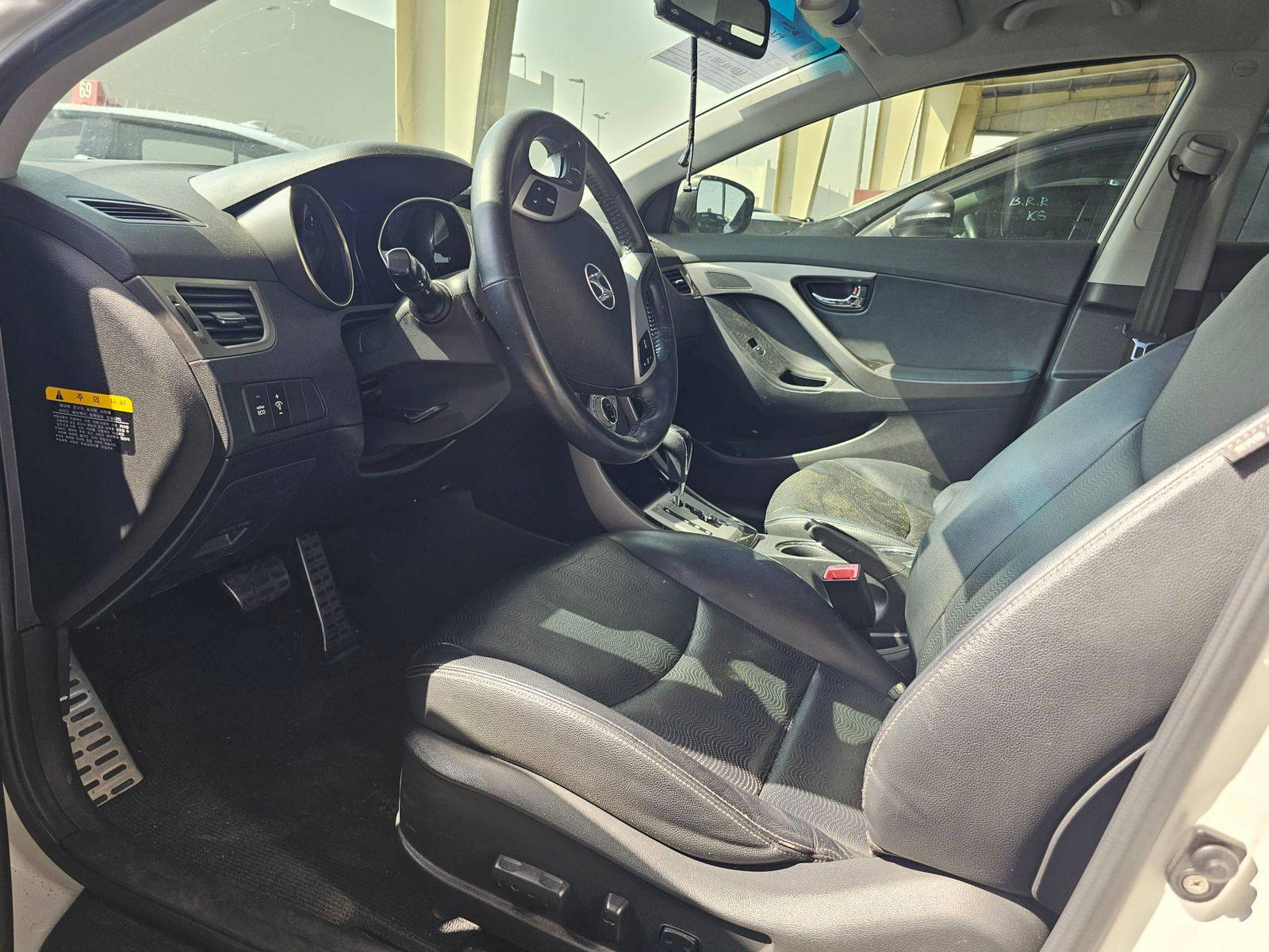 2011 HYUNDAI AVANTE — 173178 KM — Lot 009723 — Souq - Marhaba Auctions Used Cars - Image 8