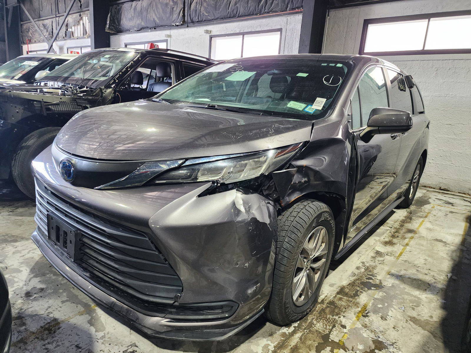 2021 TOYOTA SIENNA — 167310 Miles — Lot 010101 — Main - Marhaba Auctions Used Cars - Image 4