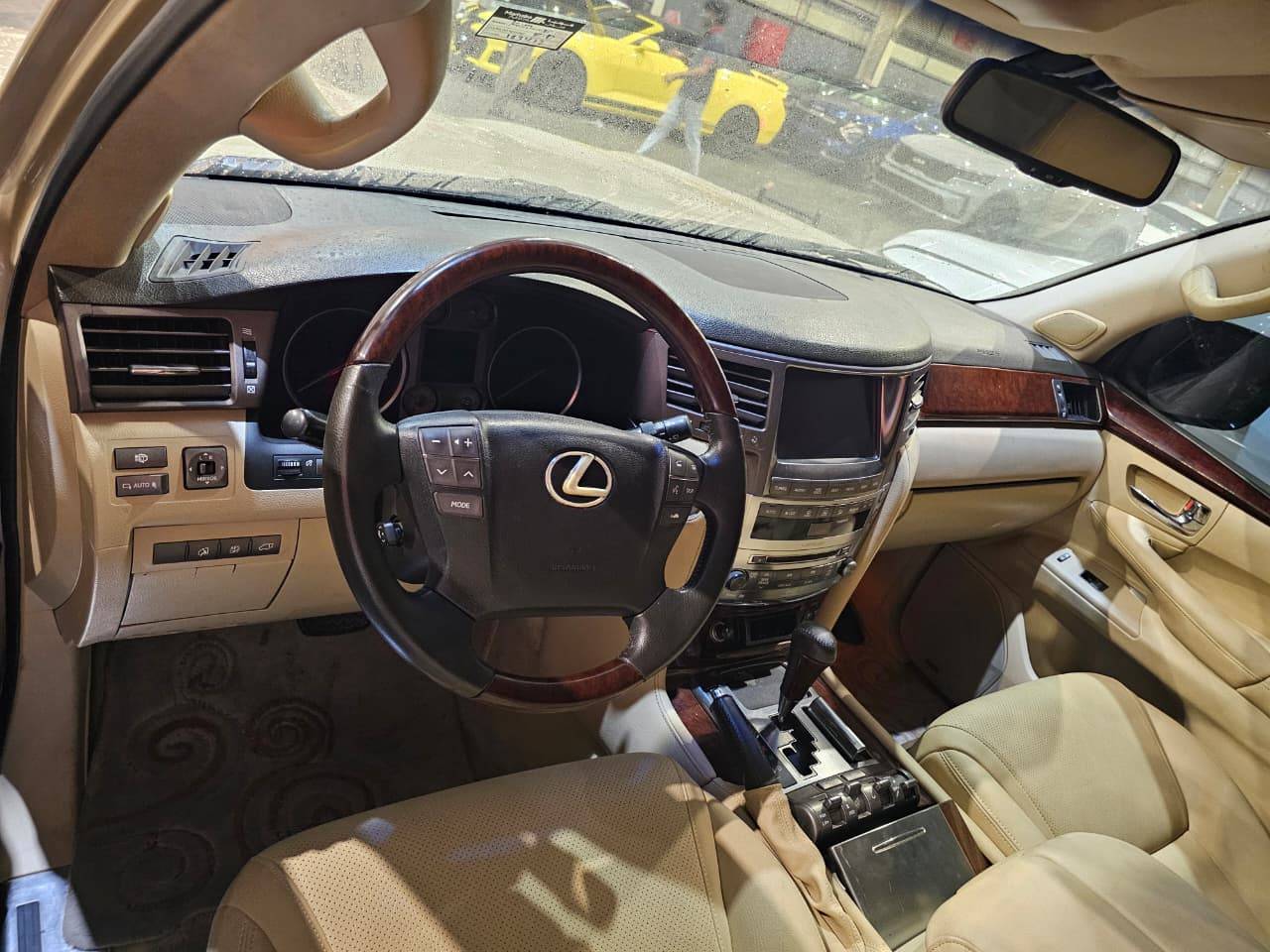 2009 LEXUS LX 570 — 183412 KM — Lot W894028311 — Main - Marhaba Auctions Used Cars - Image 7