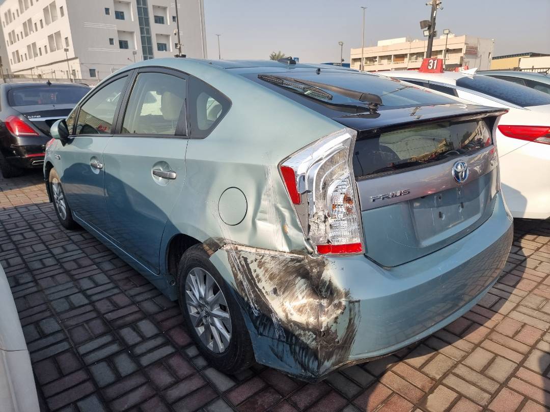 2014 TOYOTA PRIUS — 165569 Miles — Lot E3062206 — Main - Marhaba Auctions Used Cars - Image 5