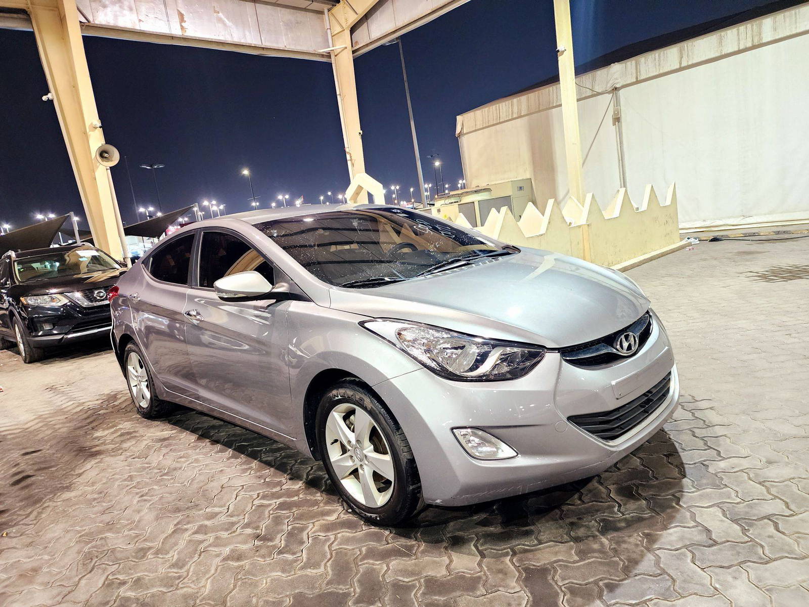 2011 HYUNDAI AVANTE — 65320 KM — Lot 064982 — Souq - Marhaba Auctions Used Cars - Image 4