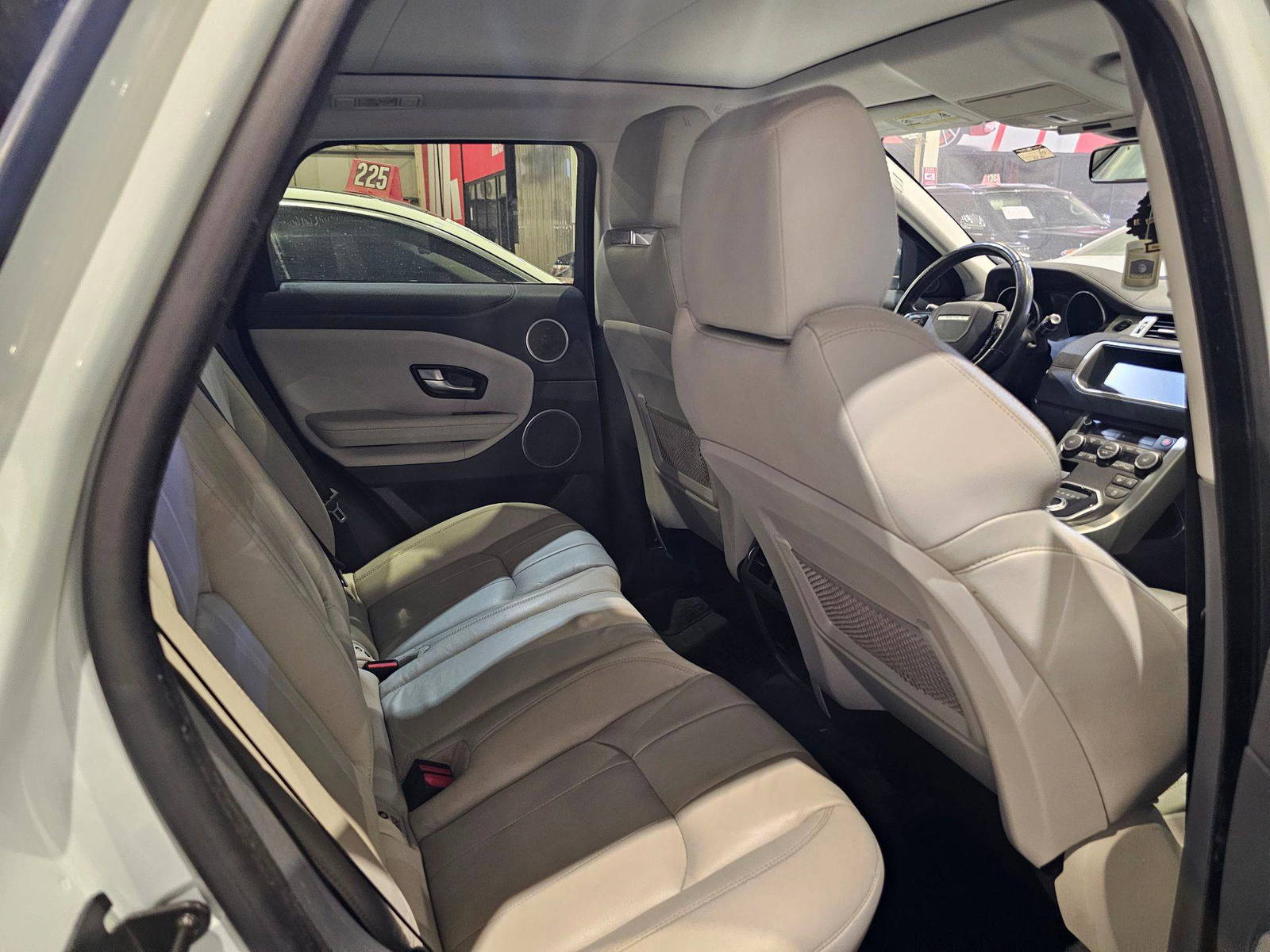 LAND ROVER RANGE ROVER 2017 - Marhaba Auction Used Cars - Image 7