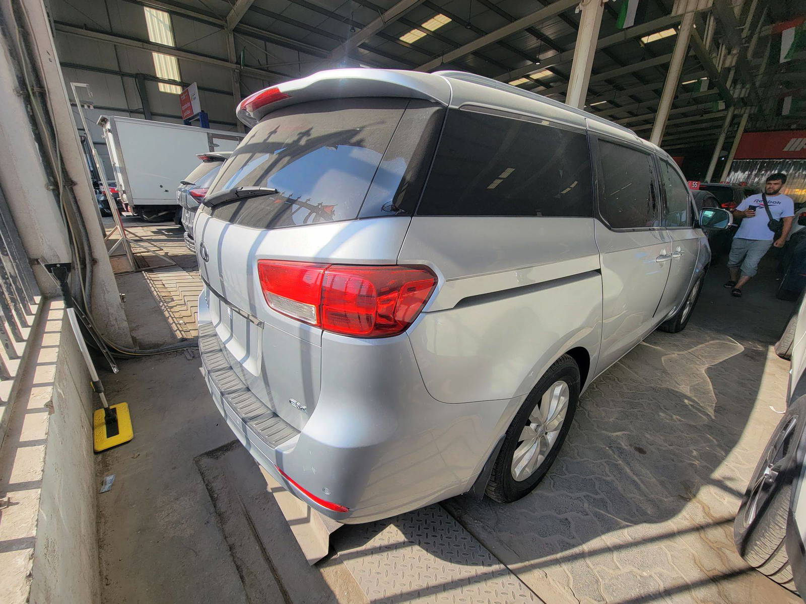 2015 KIA SEDONA — 206311 Miles — Lot F6029995 — Main - Marhaba Auctions Used Cars - Image 6