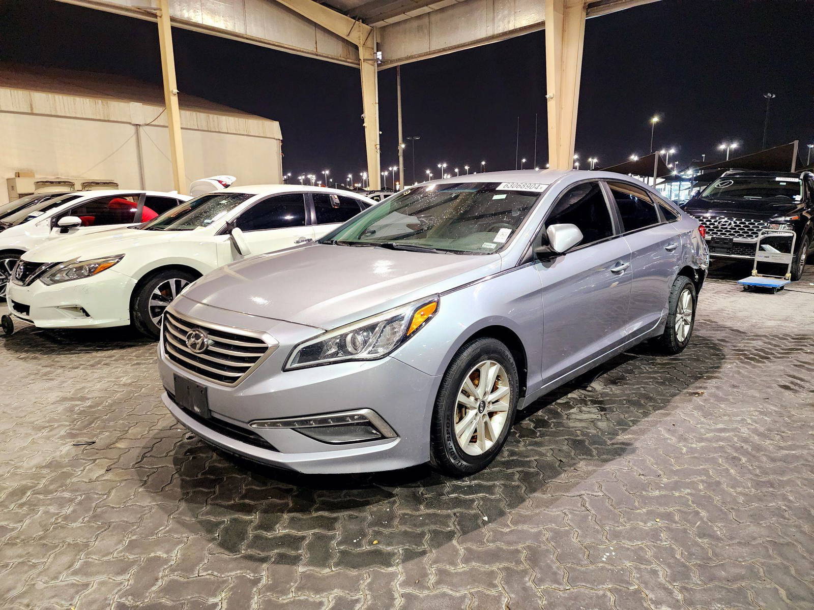 2015 HYUNDAI SONATA — 177601 Miles — Lot H156978 — Souq - Marhaba Auctions Used Cars - Image 4