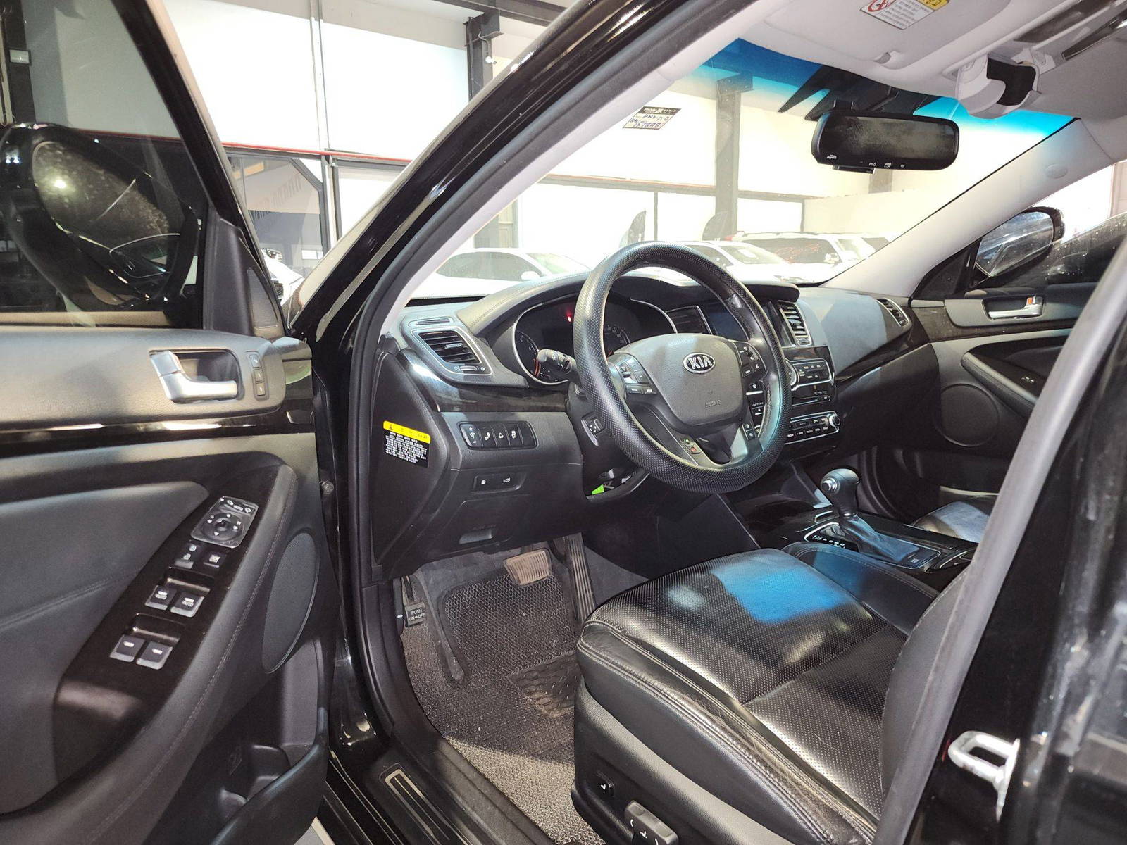 2013 KIA K7 — 157898 KM — Lot 106589 — Al Quoz - Marhaba Auctions Used Cars - Image 9