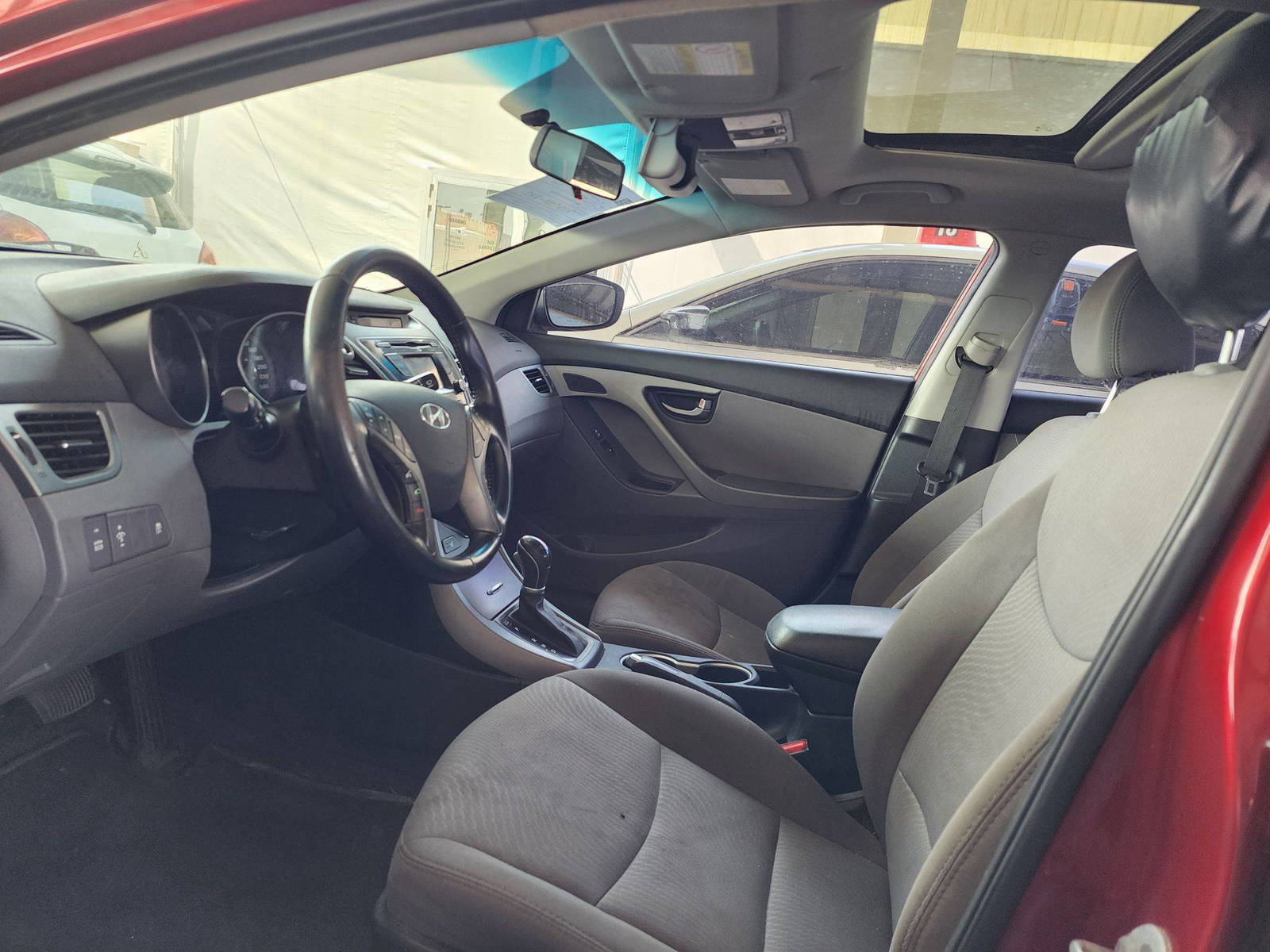 2014 HYUNDAI ELANTRA — 161501 KM — Lot 536567 — Souq - Marhaba Auctions Used Cars - Image 9