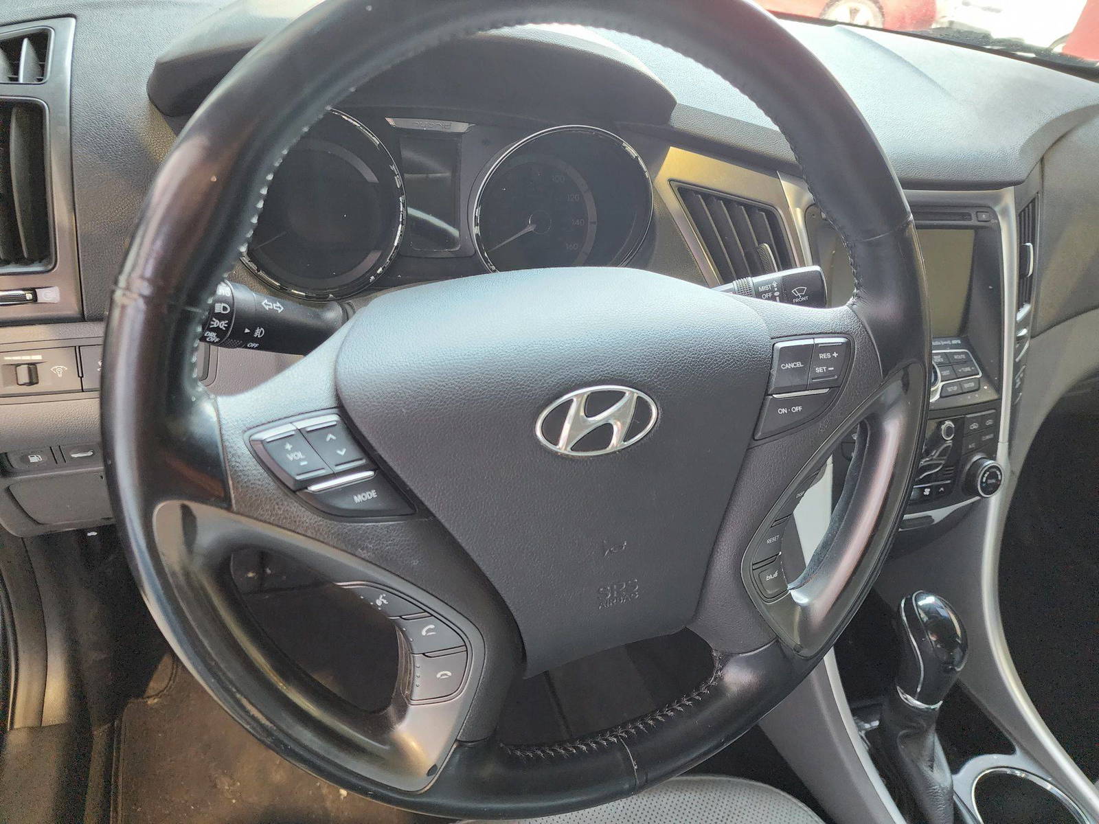 2015 HYUNDAI SONATA — 211716 Miles — Lot 131432 — Al Quoz - Marhaba Auctions Used Cars - Image 12