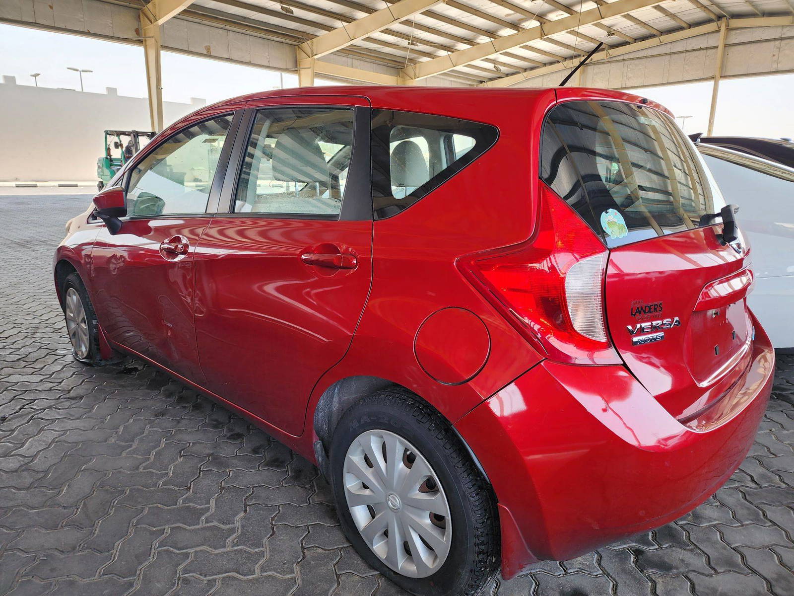 2015 NISSAN VERSA NOTE — 166560 Miles — Lot 39074553 — Souq - Marhaba Auctions Used Cars - Image 3