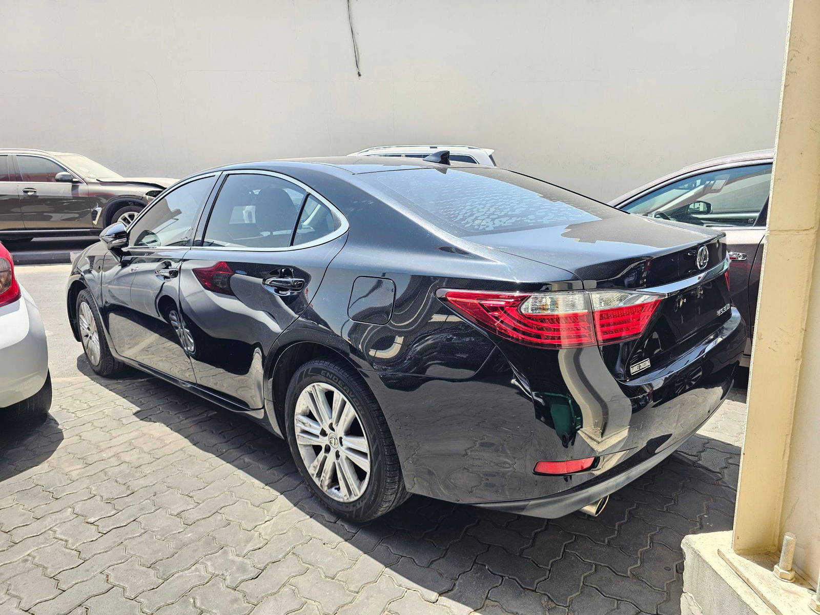 2015 LEXUS ES 350 — 125839 Miles — Lot F2195959 — Souq - Marhaba Auctions Used Cars - Image 7