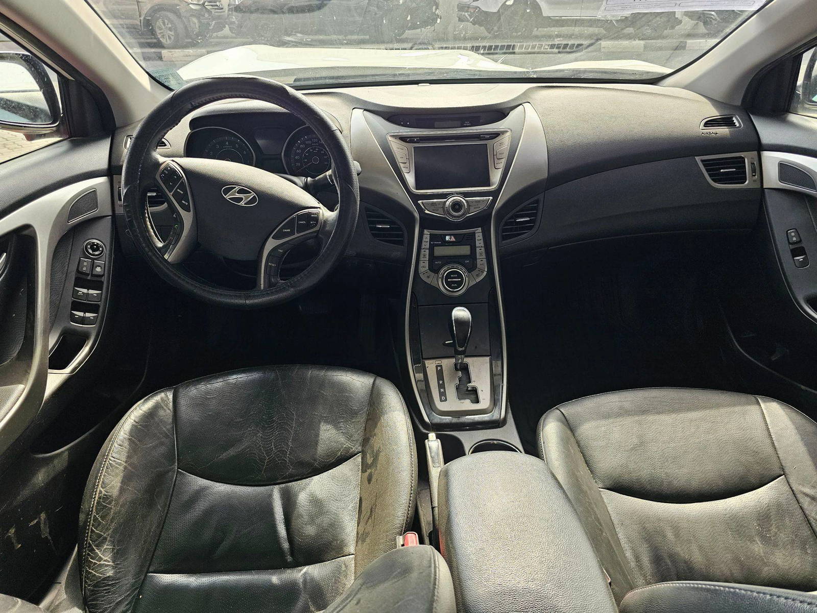 2013 HYUNDAI ELANTRA — 176900 KM — Lot 40015839 — Souq - Marhaba Auctions Used Cars - Image 7