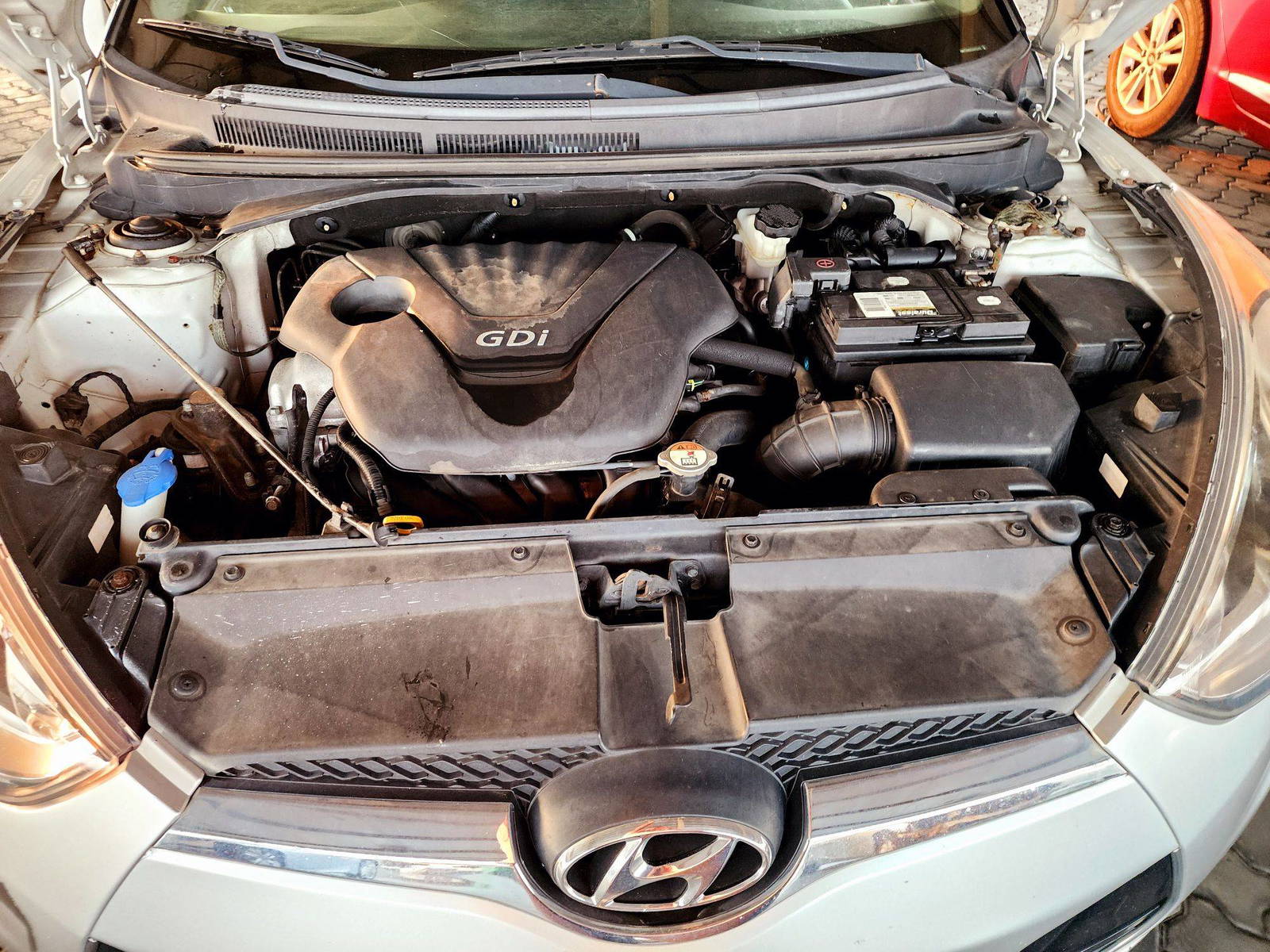 2012 HYUNDAI VELOSTER — 161969 Miles — Lot 40321372 — Souq - Marhaba Auctions Used Cars - Image 12
