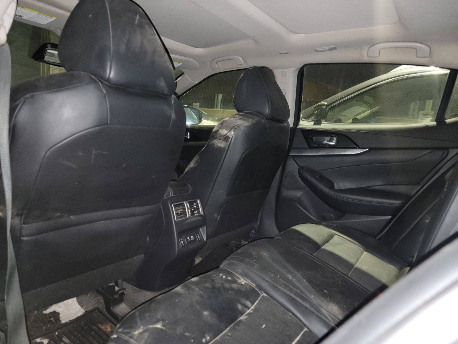 2020 NISSAN MAXIMA — 204539 KM — Lot LC380260 — Main - Marhaba Auctions Used Cars - Image 7