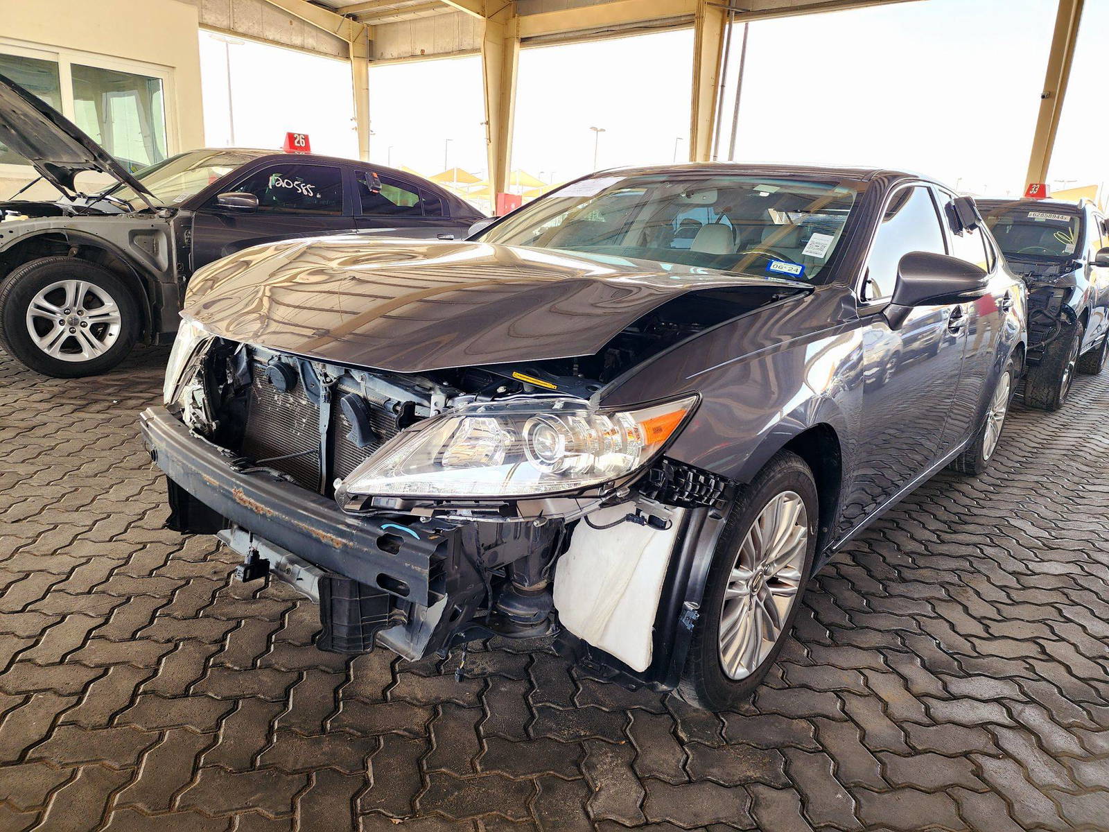2013 LEXUS ES 350 — 105118 Miles — Lot 57386124 — Souq - Marhaba Auctions Used Cars - Image 5