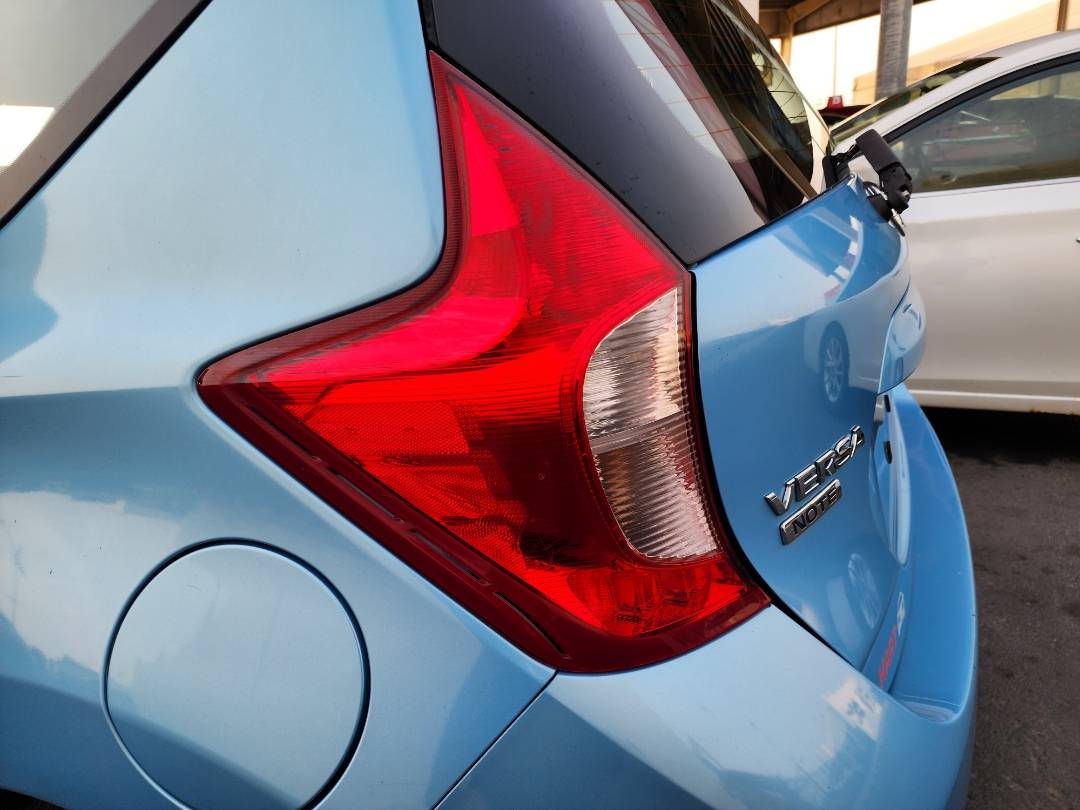 2015 NISSAN VERSA NOTE — 132778 Miles — Lot 50507184 — Souq - Marhaba Auctions Used Cars - Image 9