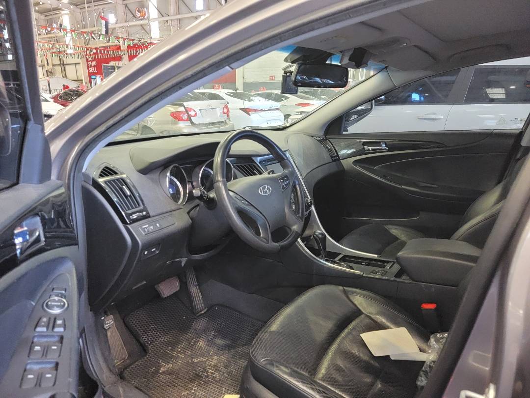 2010 HYUNDAI SONATA — 169033 KM — Lot 051068 — Main - Marhaba Auctions Used Cars - Image 6