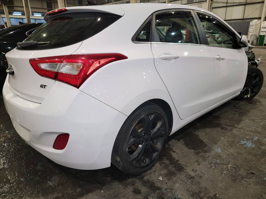 2014 HYUNDAI ELANTRA — 140295 Miles — Lot 67708383 - Marhaba Auctions Used Cars - Image 4