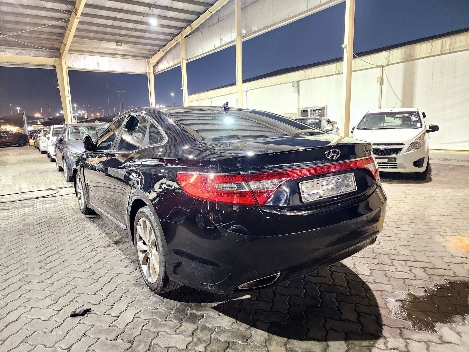 2012 HYUNDAI GRANDEUR — 162888 KM — Lot 130654 — Souq - Marhaba Auctions Used Cars - Image 5