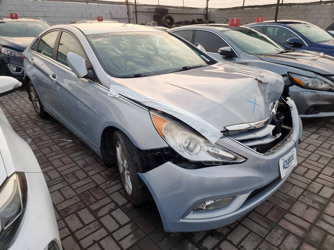 2013 HYUNDAI SONATA — 197299 Miles — Lot 697774 — Ind. 12 - Marhaba Auctions Used Cars - Image 4