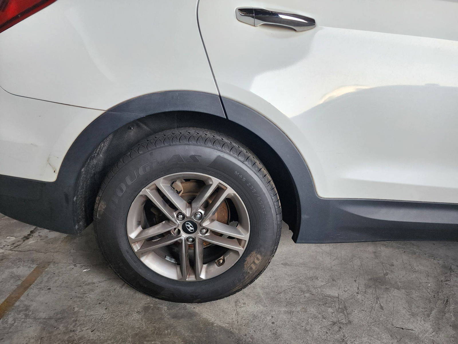 2017 HYUNDAI SANTA FE SPORT — 140037 Miles — Lot H019304 — Souq - Marhaba Auctions Used Cars - Image 11