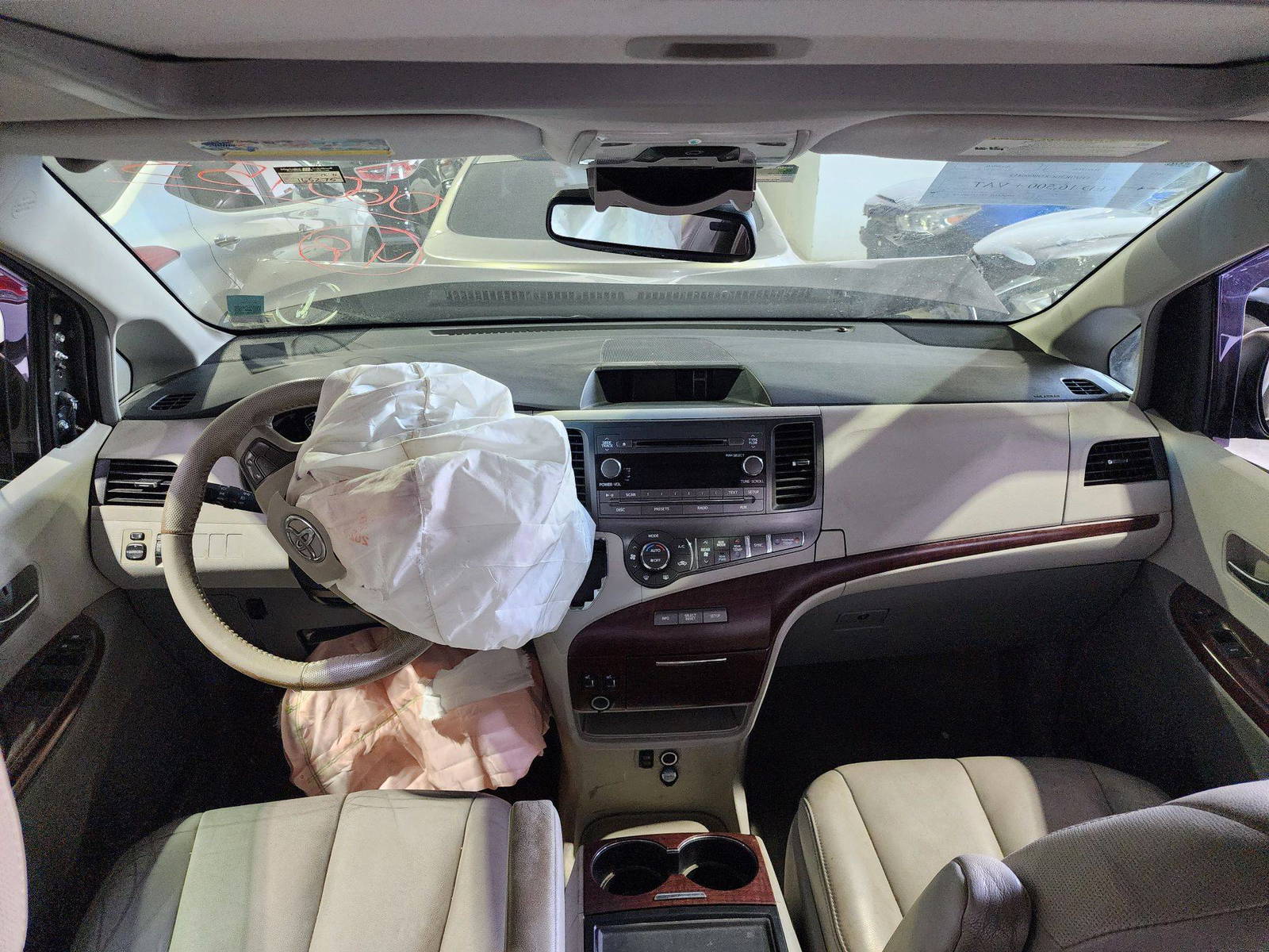 2013 TOYOTA SIENNA — 165275 Miles — Lot 060453 — Main - Marhaba Auctions Used Cars - Image 13