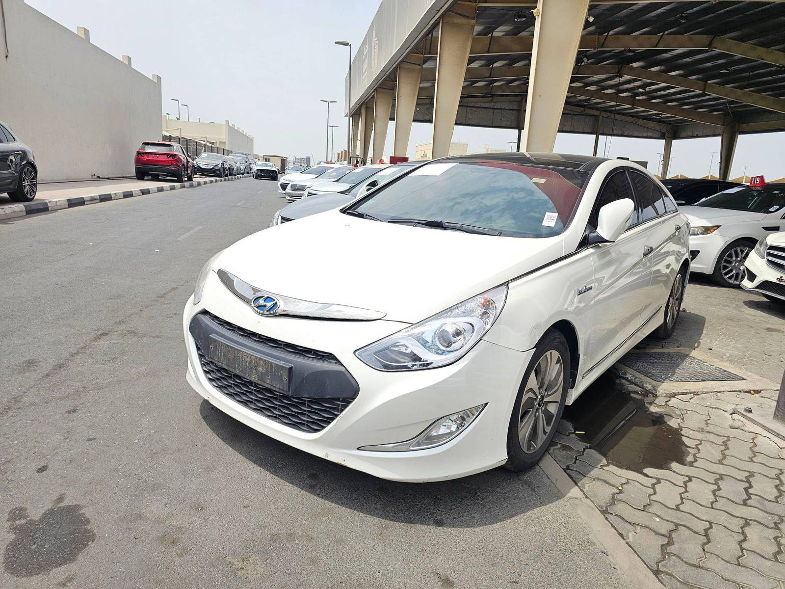 2014 HYUNDAI SONATA — 209478 KM — Lot 084272 — Souq - Marhaba Auctions Used Cars - Image 5