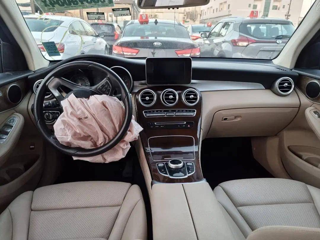 MERCEDES BENZ GLC-300 2018 - Marhaba Auction Used Cars - Image 5