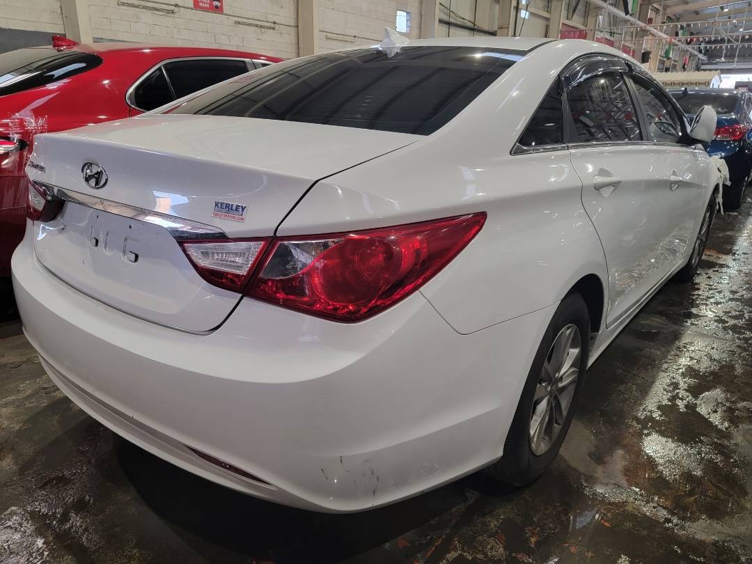 2012 HYUNDAI SONATA — 197503 Miles — Lot 449867 - Marhaba Auctions Used Cars - Image 4
