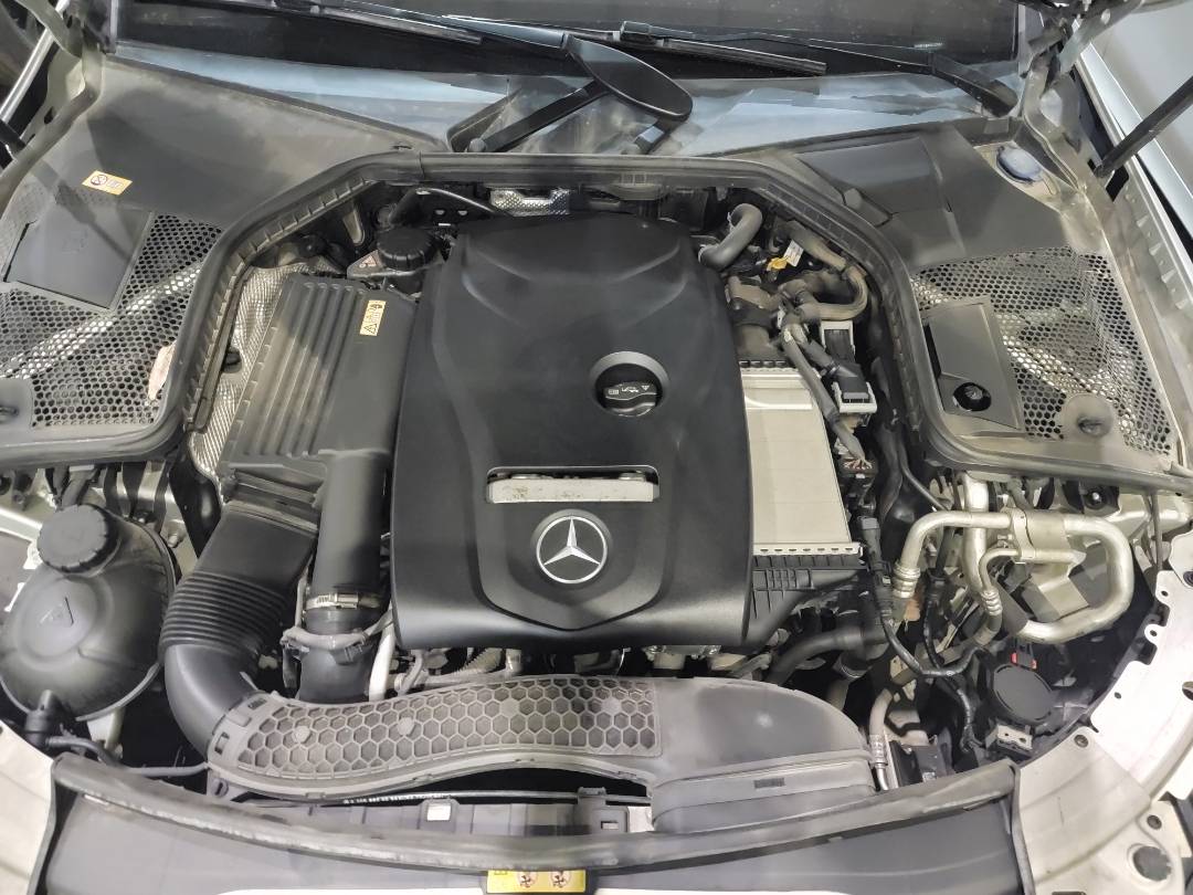 MERCEDES BENZ C300 2016 - Marhaba Auction Used Cars - Image 10